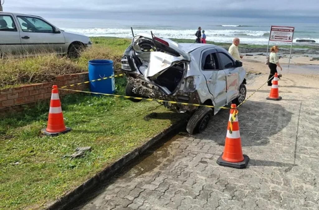 O que se sabe sobre o jovem que se jogou com carro no Morro do farol, em Torres?