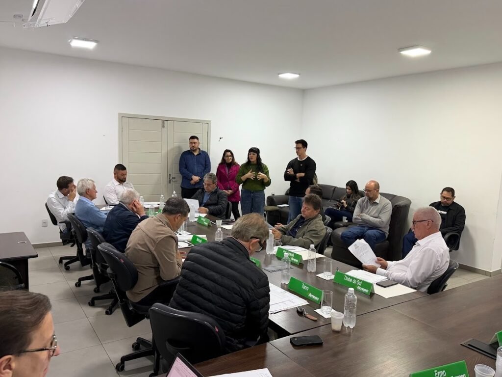 Assembleia de prefeitos da AMESC debate fortalecimento da cultura regional